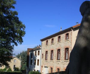 La Valla e a estátua de Champagnat