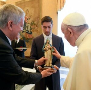 Visita ao Papa Francisco - Irmãos Maristas no Vaticano (1)